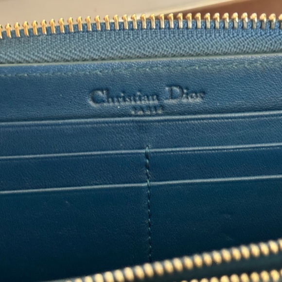 Dior Cannage Patent Leather Tutti Voyaguer Zip Around Wallet. EUC. Comes in Box. - Picture 8 of 10